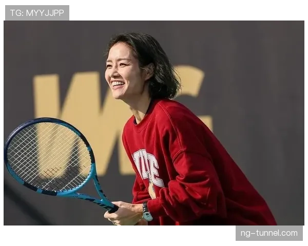 李娜退役后在家种菜,这反差谁看了不懵? 李娜退役后在家种菜,这反差谁看了不懵?